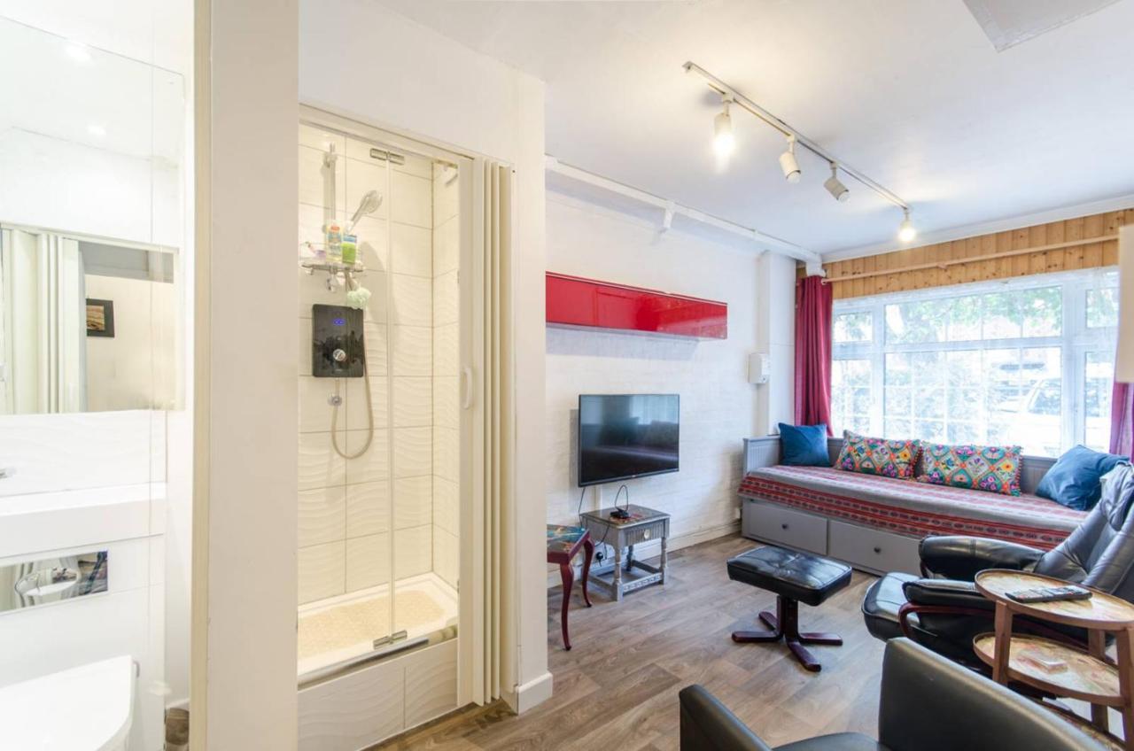 Leeward Gardens With Ensuite Londra Dış mekan fotoğraf